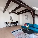 Zesty Family Friendly Elevator Access Old Town